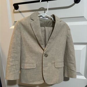 Boys Izod Linen Suit. 2T.